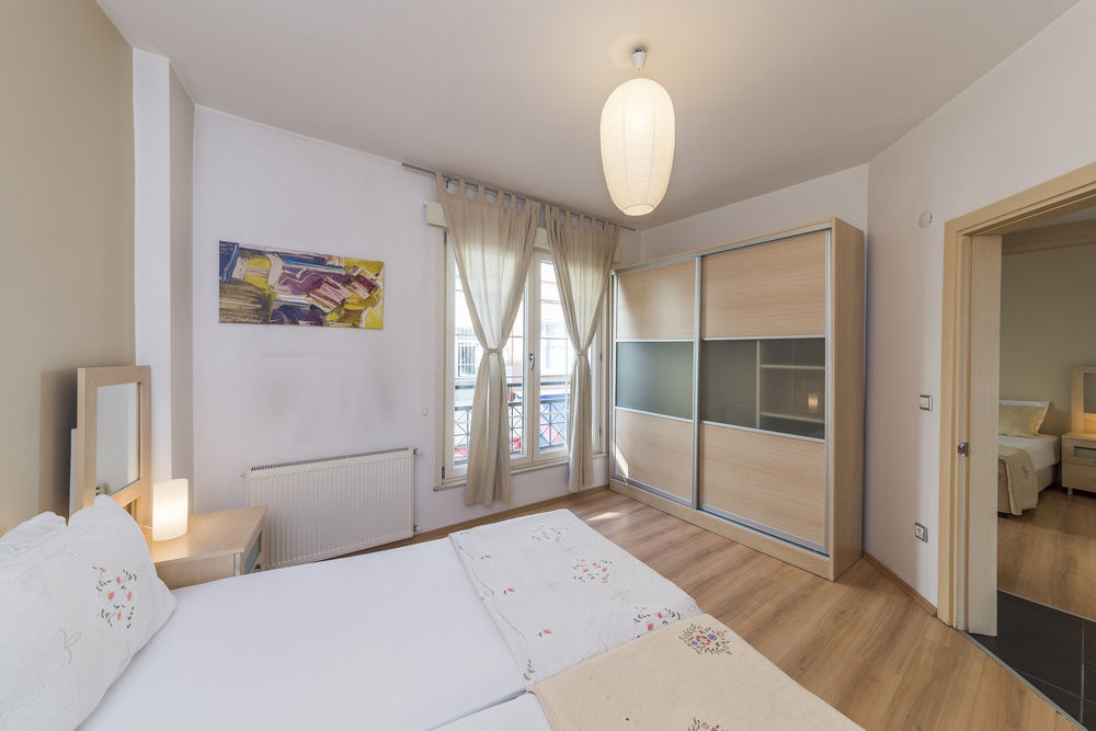 Apartament Amedros *